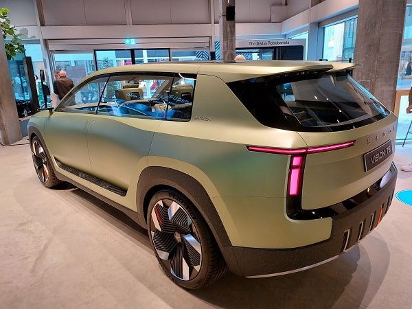 Škoda celebra due anteprime svizzere con lo studio progettuale Vision 7S e l'Enyaq RS iV - 20230412 101118