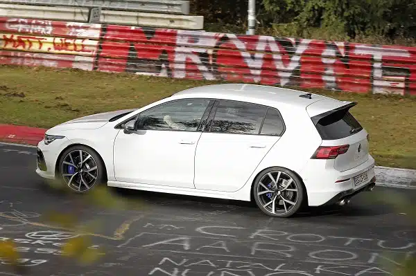 Fake Golf R Spy Shots - VW Golf R Facelift - Autoestrada
