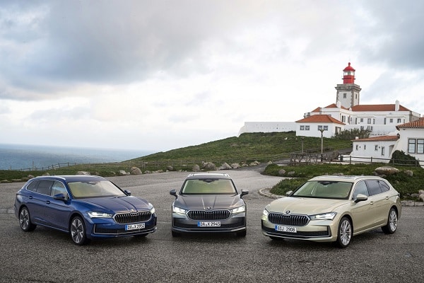 Skoda Superb Combi, lo spazio e il lusso al massimo - 5 skoda superb combi all 49854244 1920x1280 1