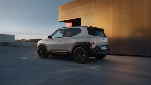 Kia completa la gamma EV2 con la nuova variante Black-Line dal design accattivante