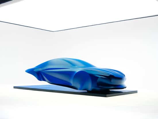 Alpine dévoile une sculpture évoquant le dessin de la future A110 : la rencontre de l'art et de la technologie