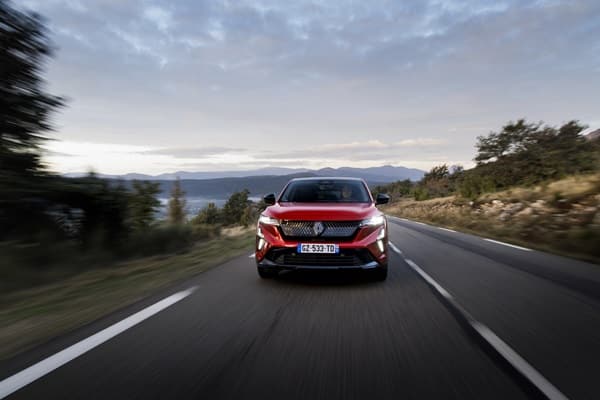 RENAULT RAFALE E-TECH PLUG-IN