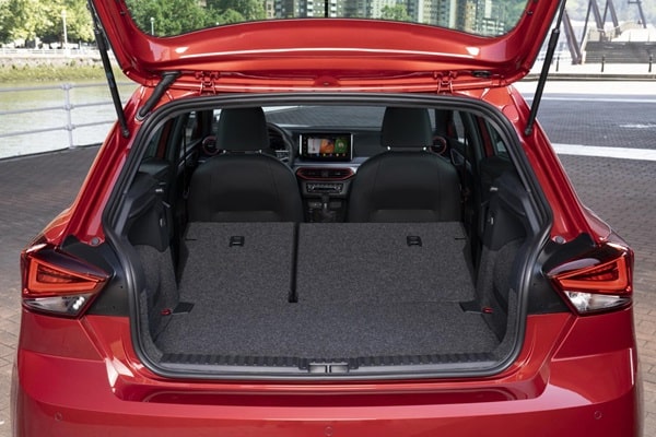 Seat rinnova la Ibiza: una ventata di novità nel segmento delle utilitarie per il 2026 - SEAT Ibiza 2