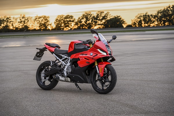 BMW Motorrad Presents the New BMW F 450 RR