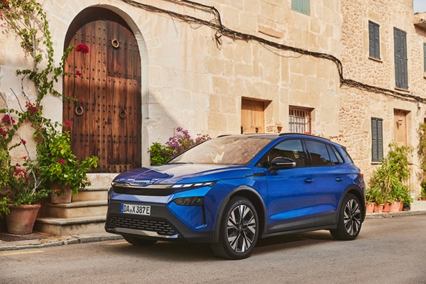 Skoda Elroq: un nuovo capitolo della mobilità elettrica della casa con tanto spazio e soddisfazione alla guida in tutte le circostanze. In Svizzera, il prezzo entry-level per l'Elroq 60 è di circa 37'000 franchi - skoda elroq sportline1