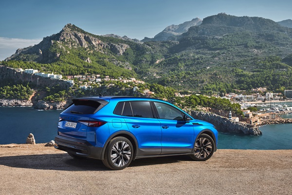 Skoda Elroq: un nuovo capitolo della mobilità elettrica della casa con tanto spazio e soddisfazione alla guida in tutte le circostanze. In Svizzera, il prezzo entry-level per l'Elroq 60 è di circa 37'000 franchi - skoda elroq sportline5
