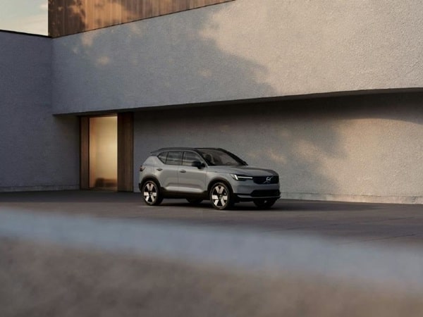 Volvo, più sicure, rilassanti e intuitive: le Volvo XC40, EX40 ed EC40 entrano nel nuovo model year - volvo40