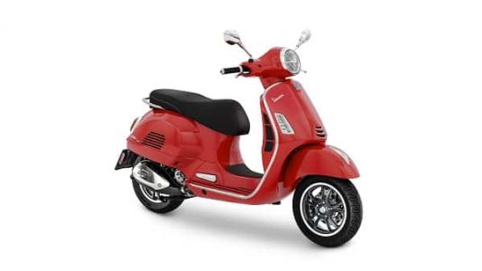 01 - Vespa GTS Super 300