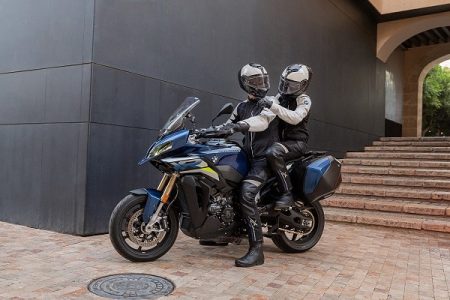 P90527467_highRes_the-new-bmw-s-1000-x