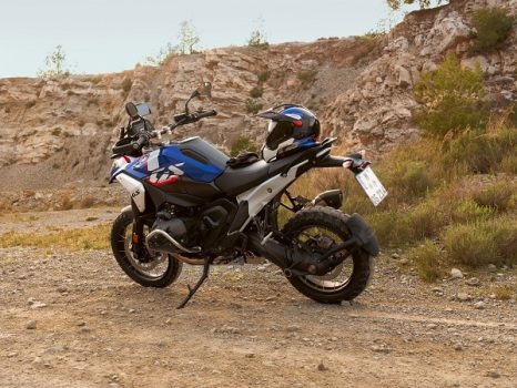 P90600769_highRes_bmw-motorrad-helmet-