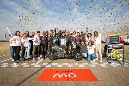SEAT-MO-125-Performances-biggest-challenge-the-urban-electric-scooter-achieves-two-Guinness-World-Records-titles_lowres