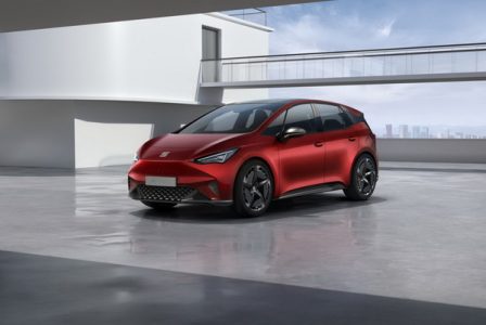 SEAT-el-Born-plugged-into-electric-mobility_01_low