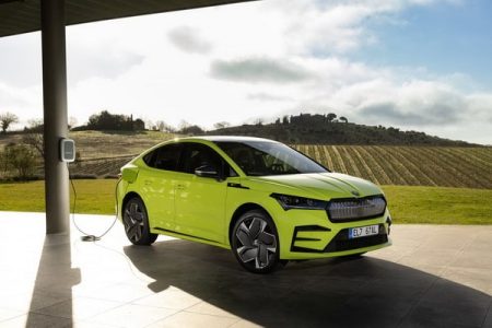 Dal 9 maggio al 26 giugno 2022 ŠKODA Svizzera elettrificherà il centro di competenza ed esperienza AMAG the square all'aeroporto di Zurigo-Kloten