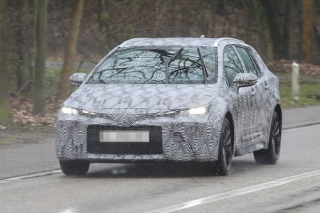 Toyota-Auris-TS-001