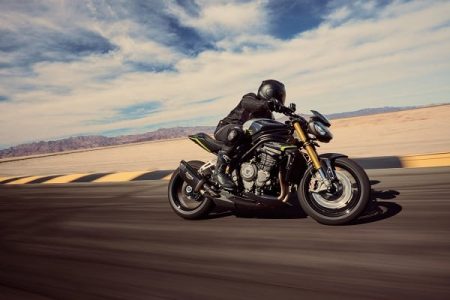 acc-speedtriple1200rs-my25-02401-jp