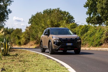 Nissan celebra 25 anni di X-TRAIL e presenta la nuova versione N-TREK