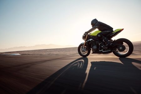 oe-speedtriple1200rx-my25-05242-jp