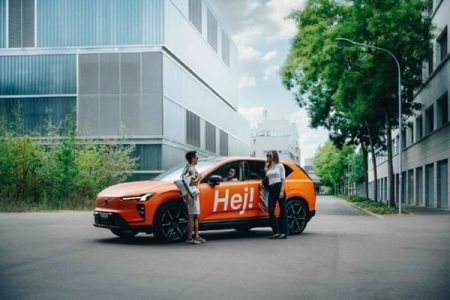 Dov’è la Volvo? Tre Volvo EX60 arancioni partono alla scoperta della Svizzera